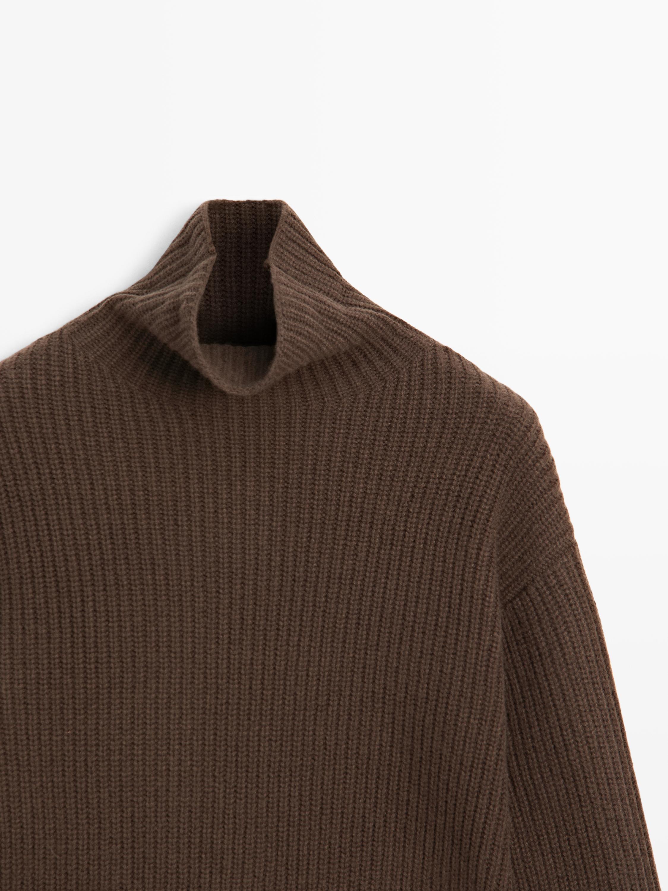 100% wool high neck knit sweater